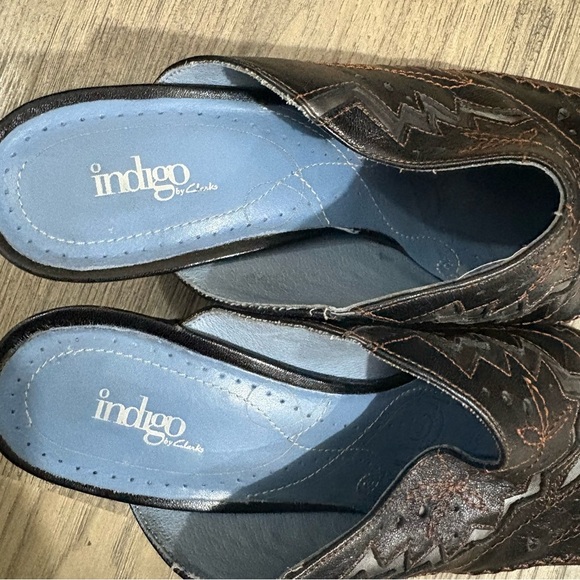 Indigo by Clarks Western Boot Style Slip on Heels Black Leather Sz 8M Pointed - Picture 6 of 10